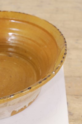 Lot 72 - A large slipware earthenware bowl