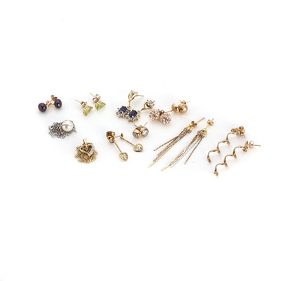 Lot 1310 - A small collection of gold jewellery