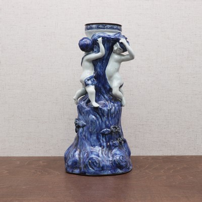Lot 417 - A Chinese export blue and white group