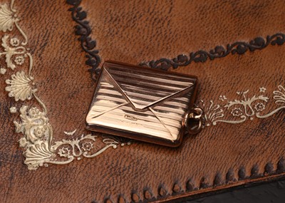 Lot 91 - A 9ct gold stamp holder