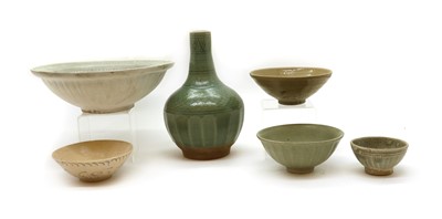 Lot 192 - A collection of Southeast Asian ceramics