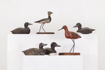 Lot 361 - A group of carved and painted decoy birds