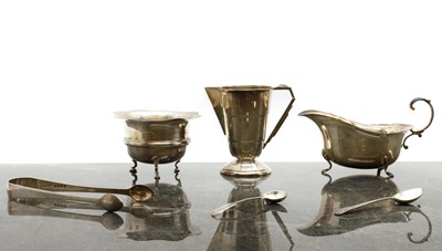 Lot 13 - A collection of silver items