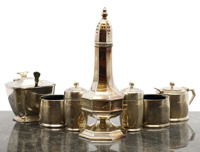 Lot 21 - A collection of silver items