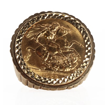 Lot 1397 - A gold full sovereign ring