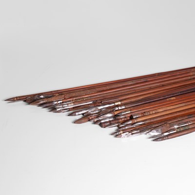 Lot 209 - A group of thirty arrows