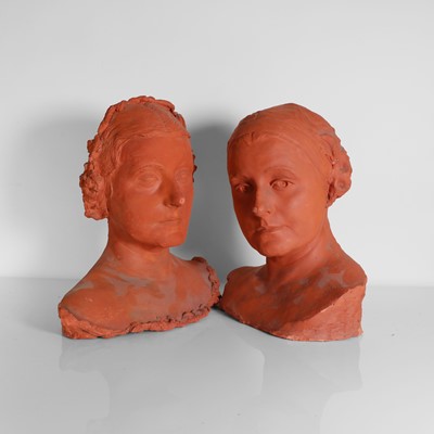 Lot 121 - A pair of terracotta busts