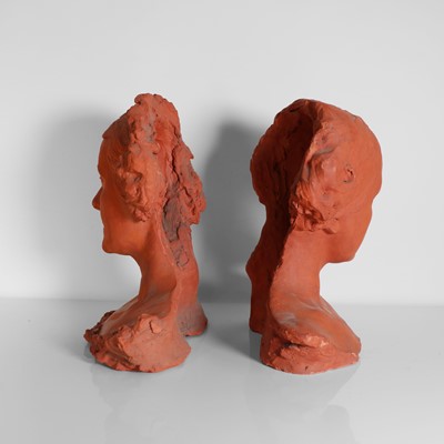 Lot 121 - A pair of terracotta busts