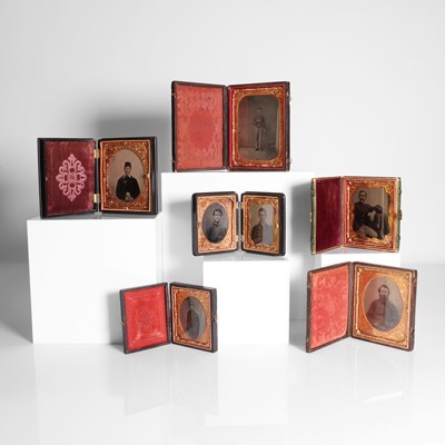 Lot 194 - A group of American Civil War ambrotype military photographs