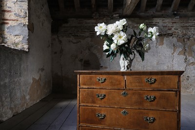 Lot 31 - A George I walnut chest of drawers