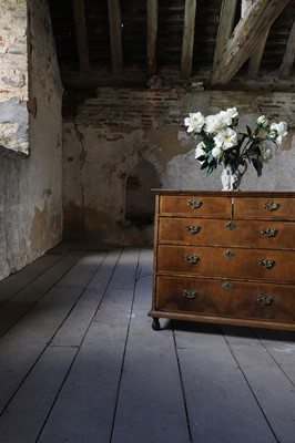 Lot 31 - A George I walnut chest of drawers