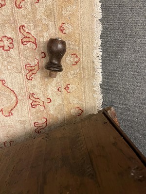 Lot 31 - A George I walnut chest of drawers