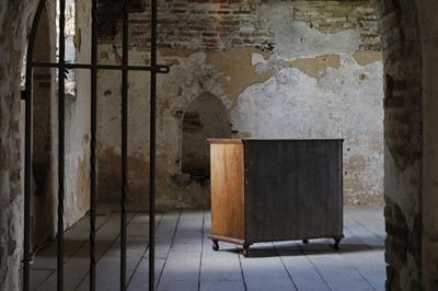 Lot 31 - A George I walnut chest of drawers