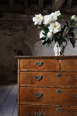 Lot 31 - A George I walnut chest of drawers
