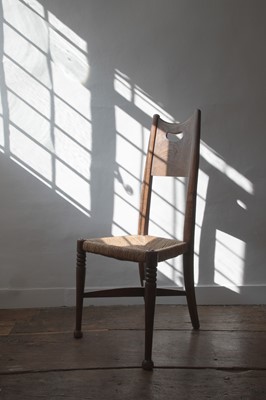Lot 25 - An Arts and Crafts oak side chair in the manner of William Birch