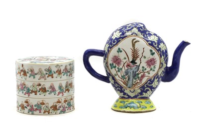 Lot 87 - A Chinese famille rose two-tier box and cover