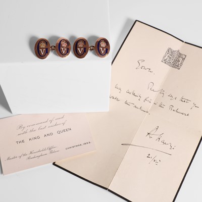 Lot 302 - A present from King George V: a pair of 9ct gold and enamelled cufflinks