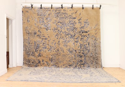 Lot 543 - A Shiraz carpet