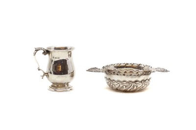 Lot 46 - A Victorian silver quaich