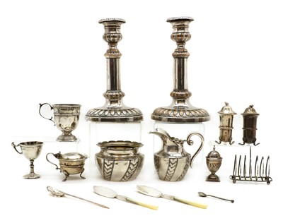 Lot 50 - A collection of silver items