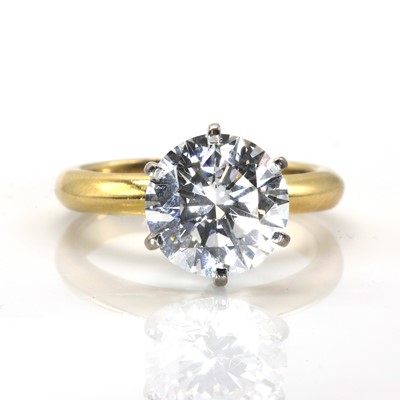 Lot 127 - An 18ct gold single stone diamond ring