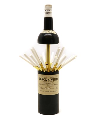 Lot 341 - A novelty musical cigarette dispenser