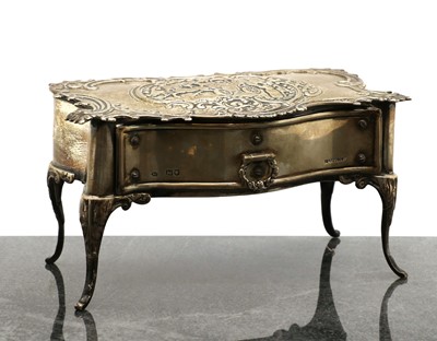 Lot 56 - A silver jewellery box