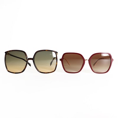 Lot 1542 - A pair of Fendi brown-framed sunglasses