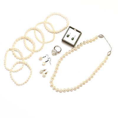Lot 1329 - A collection of cultured freshwater jewellery, by Honora