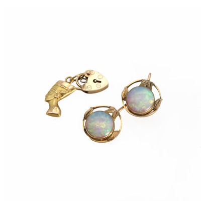 Lot 1301 - A small group of gold jewellery