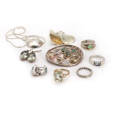 Lot 1331 - A collection of gold and silver jewellery
