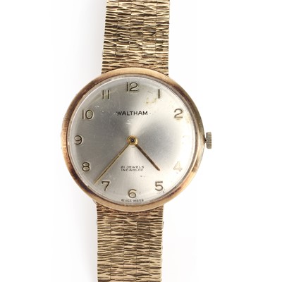 Lot 1435 - A gentlemen's 9ct gold Waltham mechanical bracelet watch