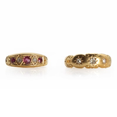 Lot 1246 - Two antique 18ct gold diamond rings