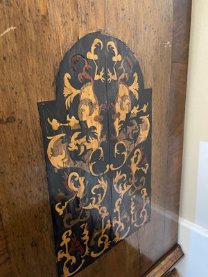 Lot 94 - A William & Mary walnut and marquetry chest of drawers