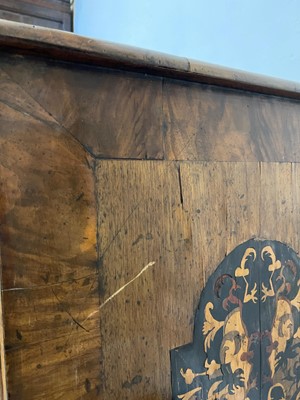 Lot 94 - A William & Mary walnut and marquetry chest of drawers