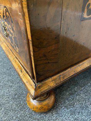 Lot 94 - A William & Mary walnut and marquetry chest of drawers