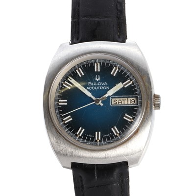 Lot 1443 - A gentleman's stainless steel Bulova Accutron quartz strap watch