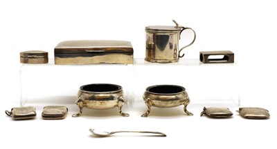 Lot 8 - A collection of silver items