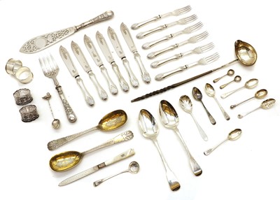 Lot 39 - A collection of silver items