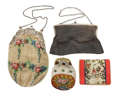 Lot 175 - A continental silver mesh purse