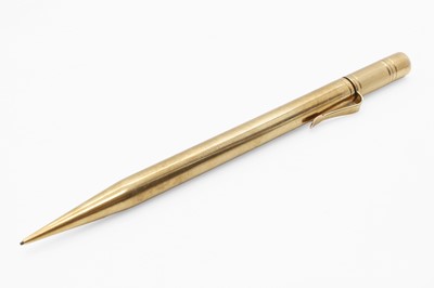 Lot 48 - A 9ct gold propelling pencil