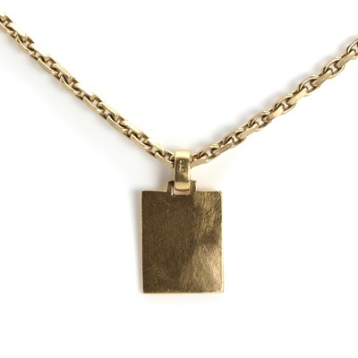 Lot 1399 - A 9ct gold chain necklace and plaque pendant