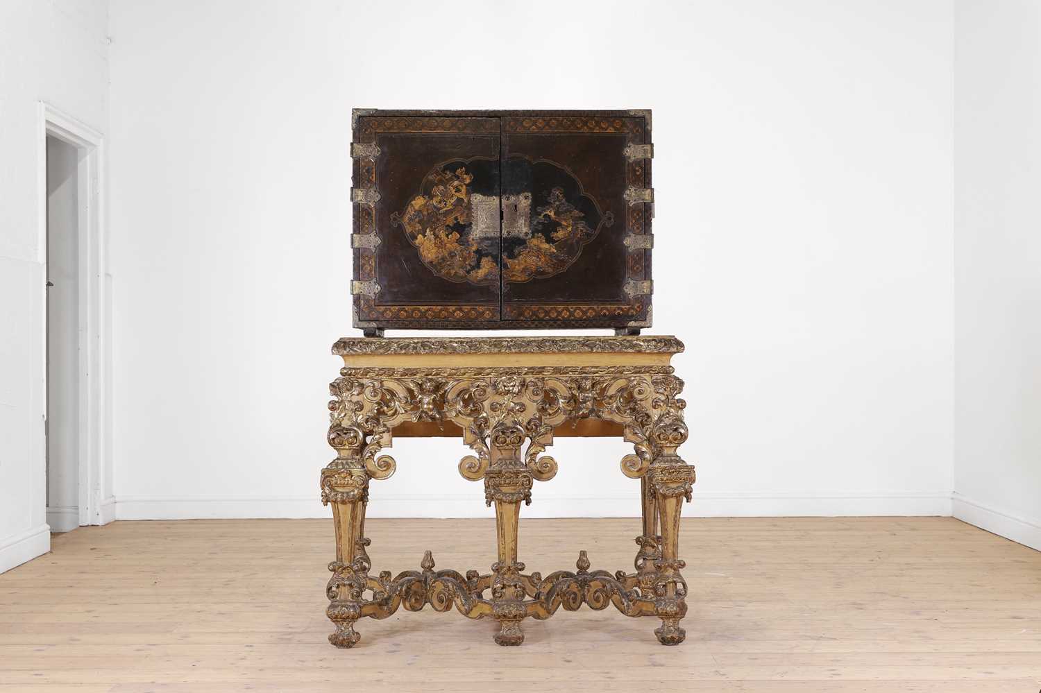 Lot 478 - A Nanban export black-lacquered cabinet