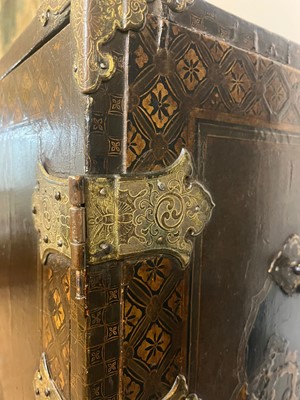 Lot 478 - A Nanban export black-lacquered cabinet