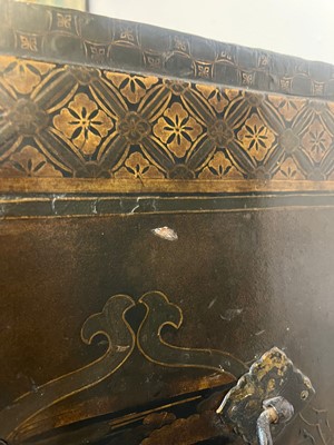 Lot 478 - A Nanban export black-lacquered cabinet