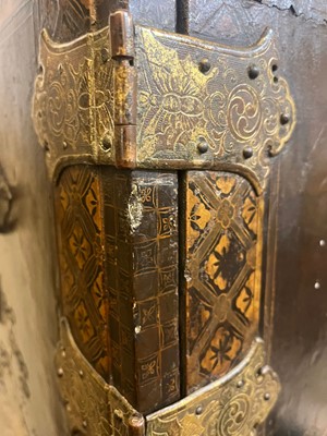 Lot 478 - A Nanban export black-lacquered cabinet