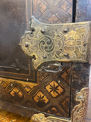 Lot 478 - A Nanban export black-lacquered cabinet