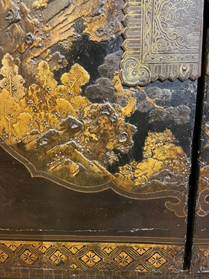 Lot 478 - A Nanban export black-lacquered cabinet