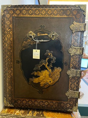 Lot 478 - A Nanban export black-lacquered cabinet