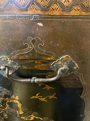 Lot 478 - A Nanban export black-lacquered cabinet